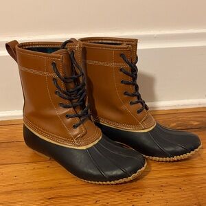 Lands' End Tan and Navy Duck boots